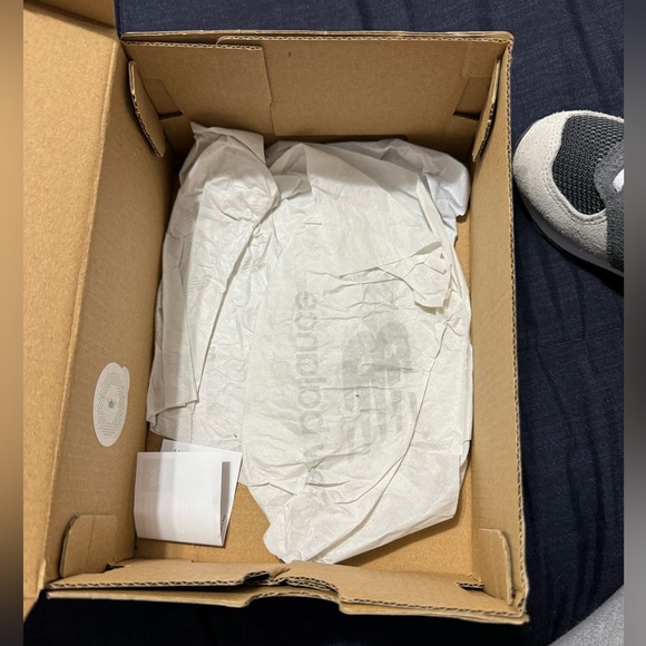 BRAND NEW - NEW BALANCE ATHLETIC KID SHOE - Picture 5 of 5